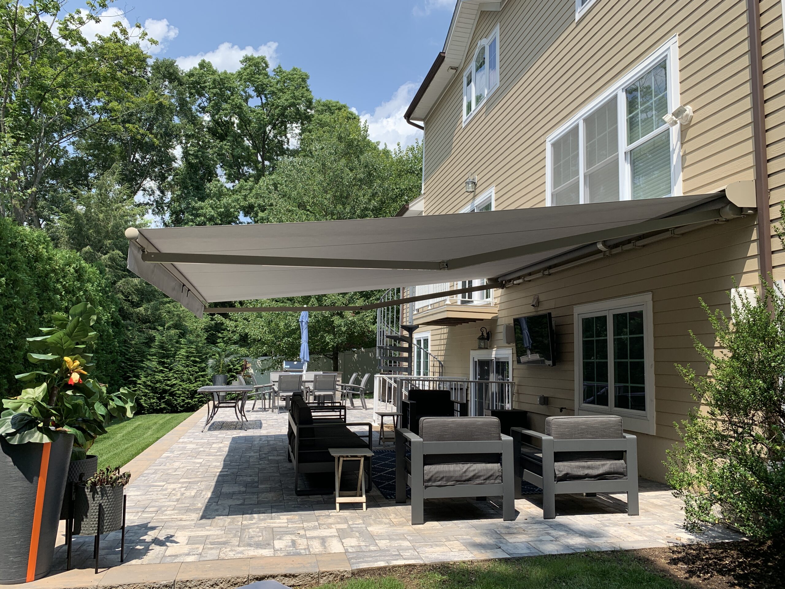 Are retractable awnings worth it?
